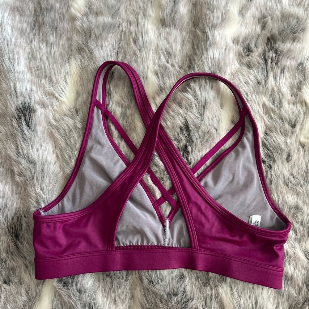 Victoria Sport | Laser Cut Strappy Sports Bra sz small S - Picture 3 of 4